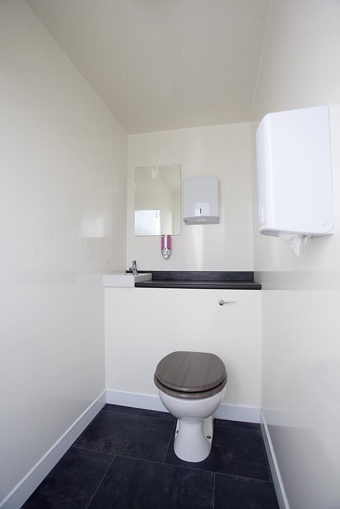 Cornwall Conveniences | Toilet Hire | Luxury Toilet Hire for Weddings and Private Parties in Cornwall